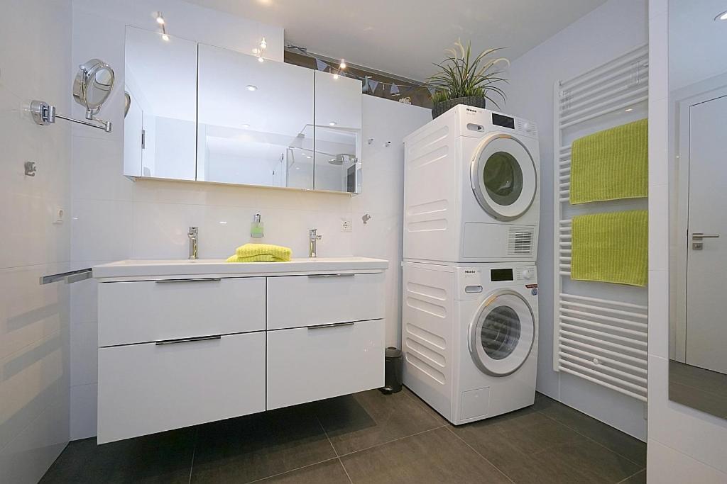 Traum Fewo Strandliebe Mit Meerblick, 3 Schlafzimmer, 2 Baeder Binz Exterior photo